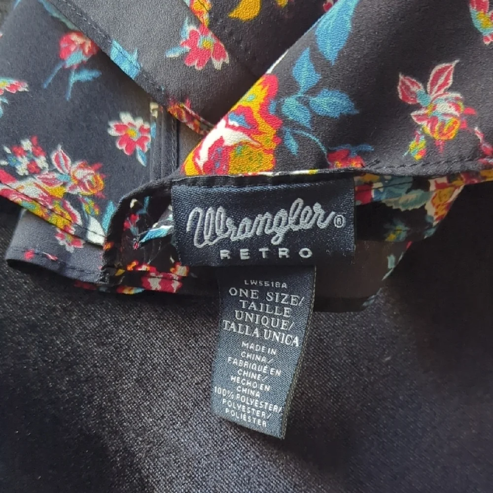 Retro Floral Scarf Wrangler - Picture 2 of 4